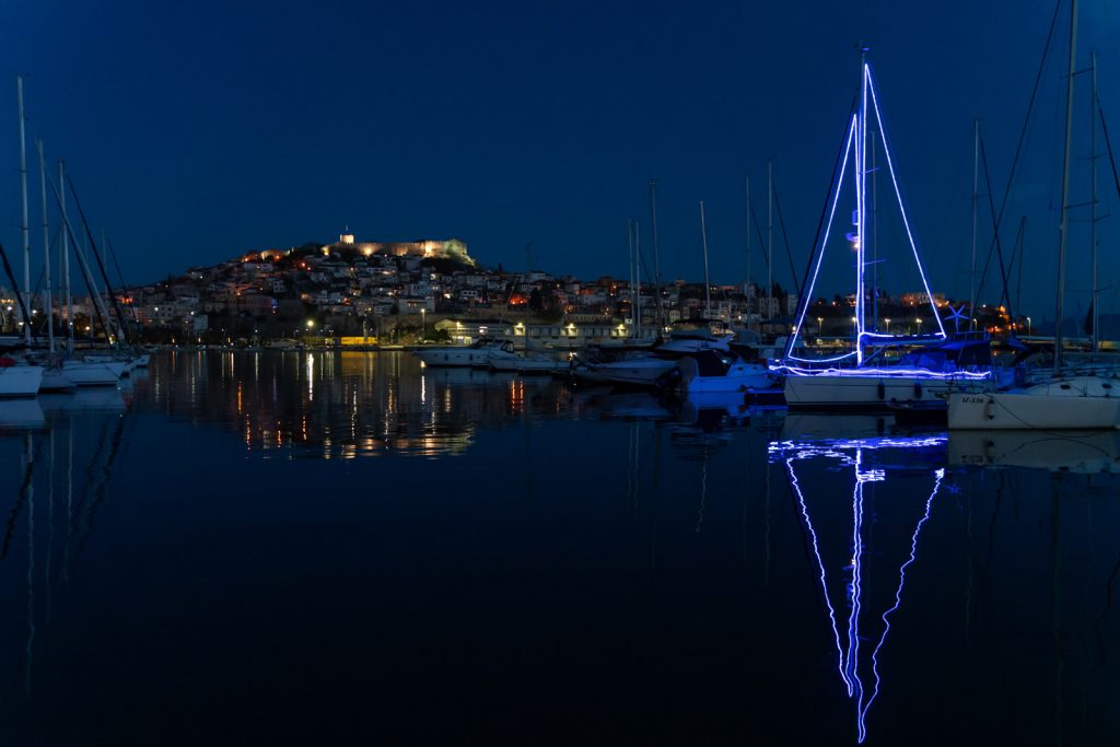 Yacht Pipit: Christmas carols